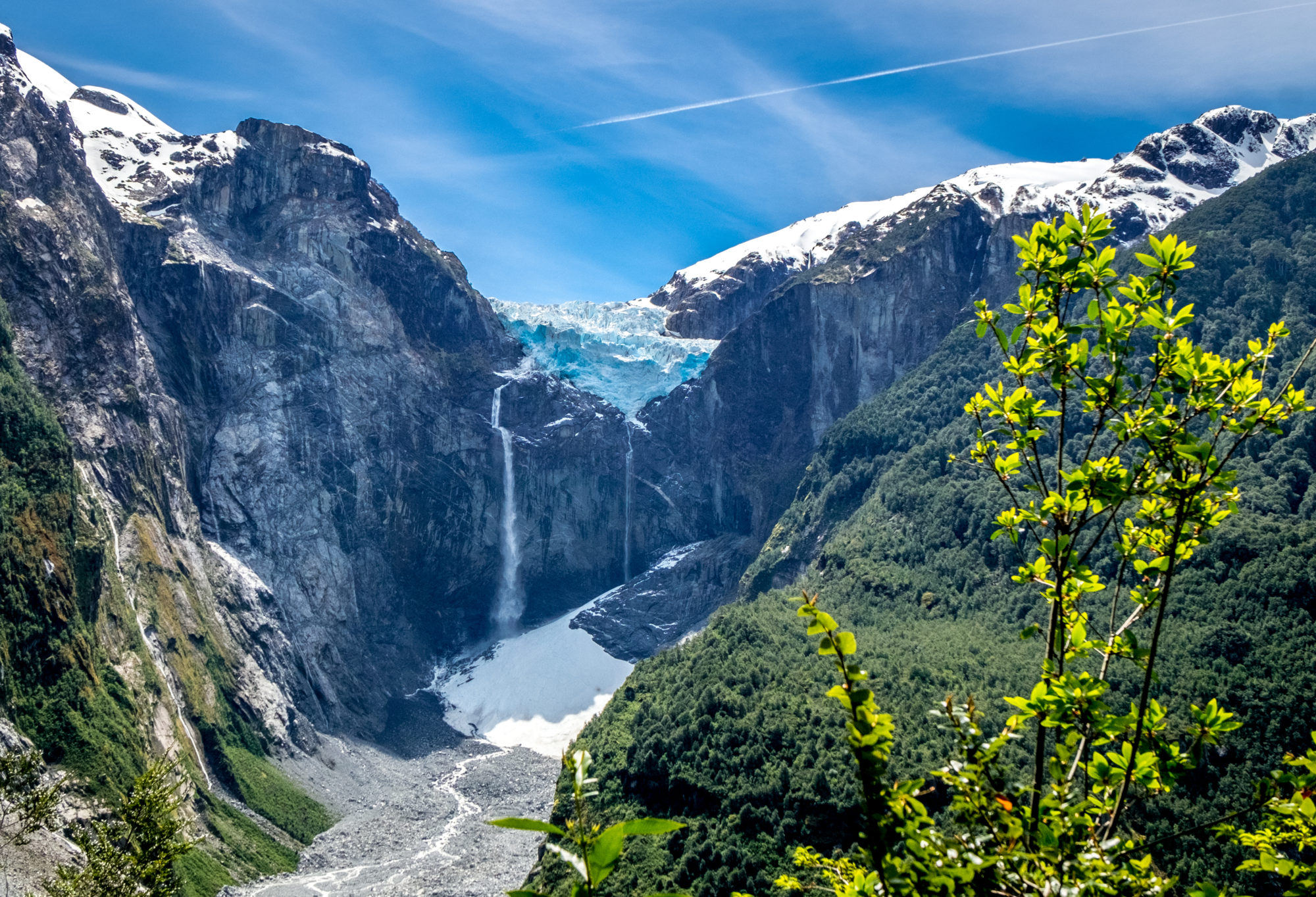 Magnificient,Landscape,Of,Queulat,National,Park.,Scenic,View,To,The